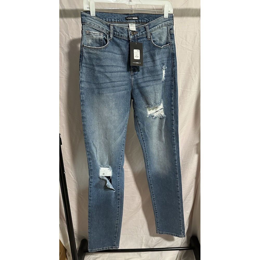 Tall Hometown Cutie Destroyed Mom Jeans Size 7‎